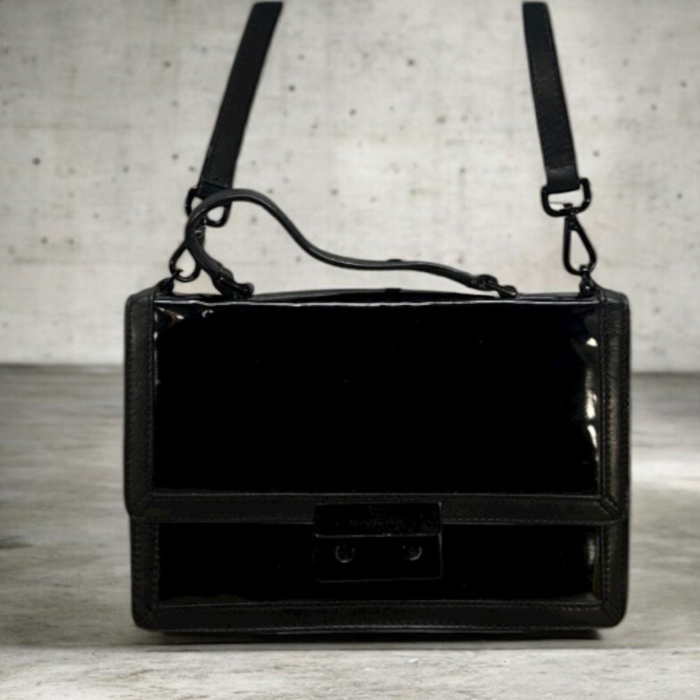 6193 Michael Kors Callie frame out patent leather crossbody